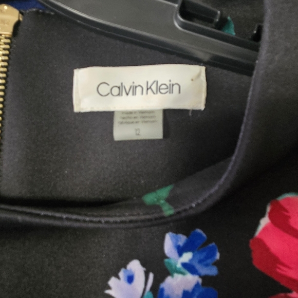 Dress - Picture 3 of 3